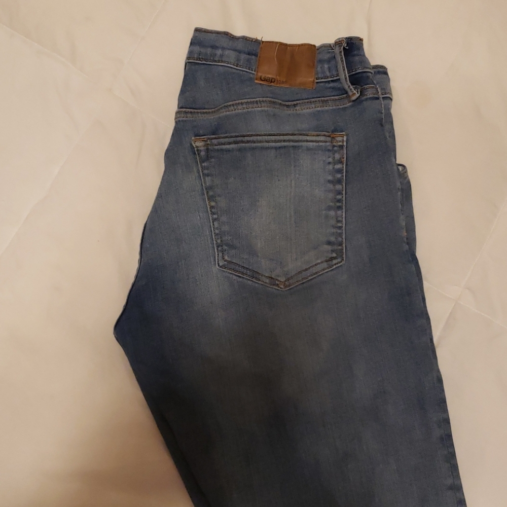 Gap Jean's